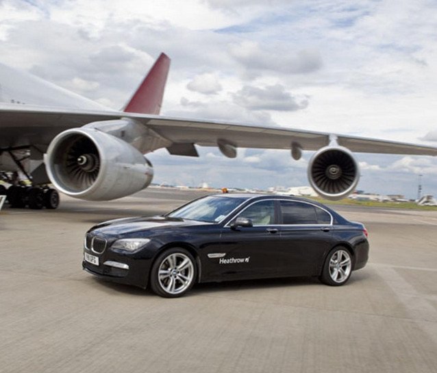 Billy Bishop Airport Limo Service: Smooth Transfers to and from Downtown Toronto