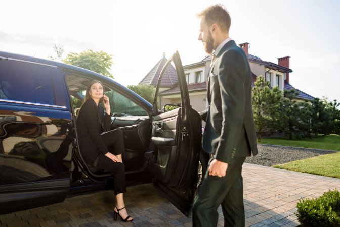 Book your ride with Pioneer Limo today